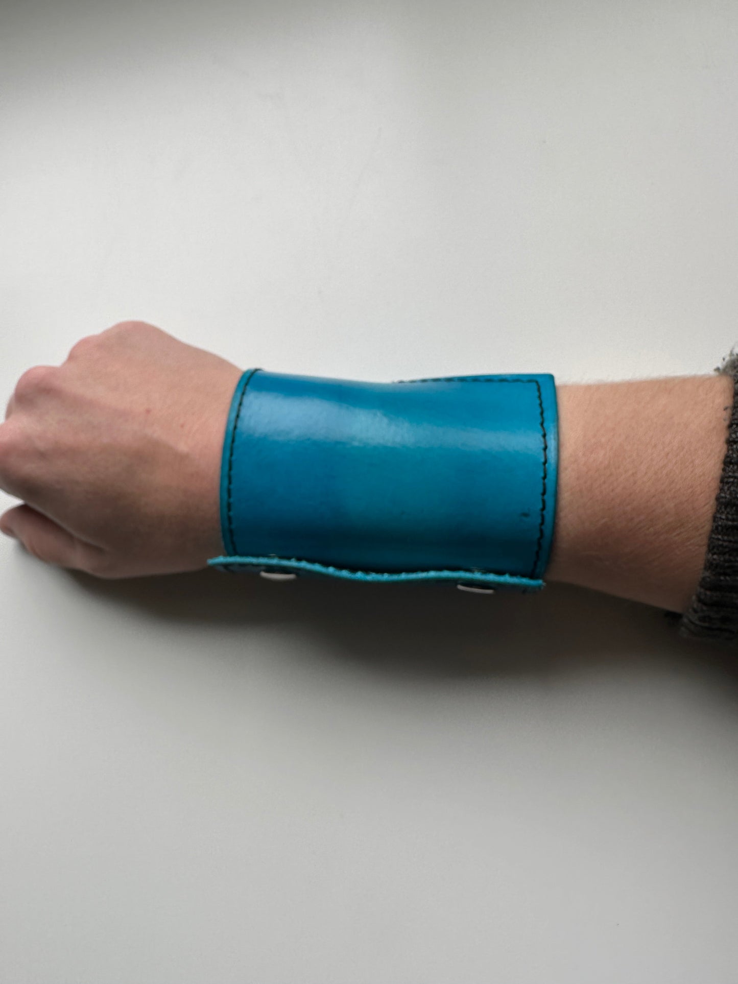 Lined | In Turquoise | The Wearable Wallet