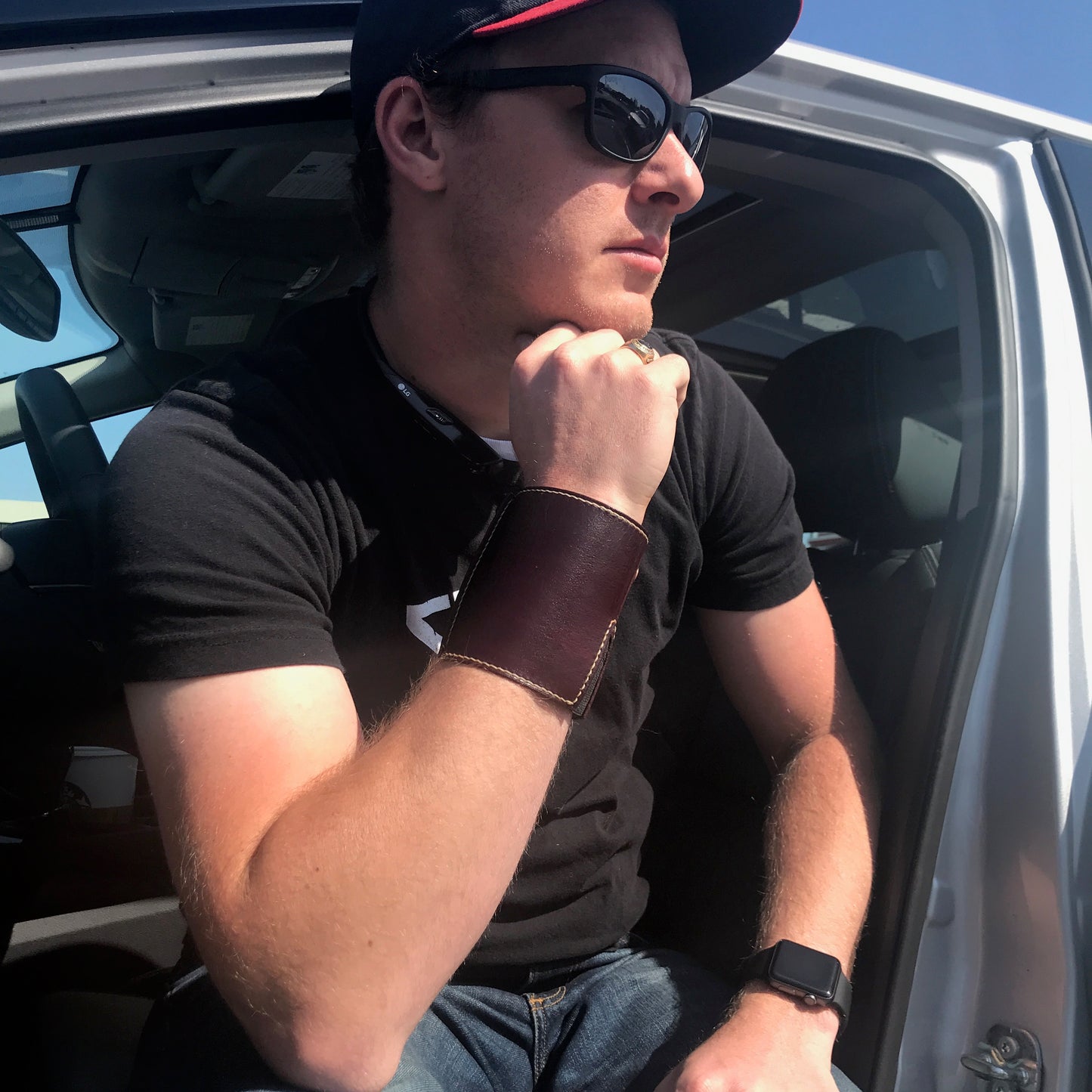 In Dark Brown | Matte Black Snaps | The Wearable Wallet