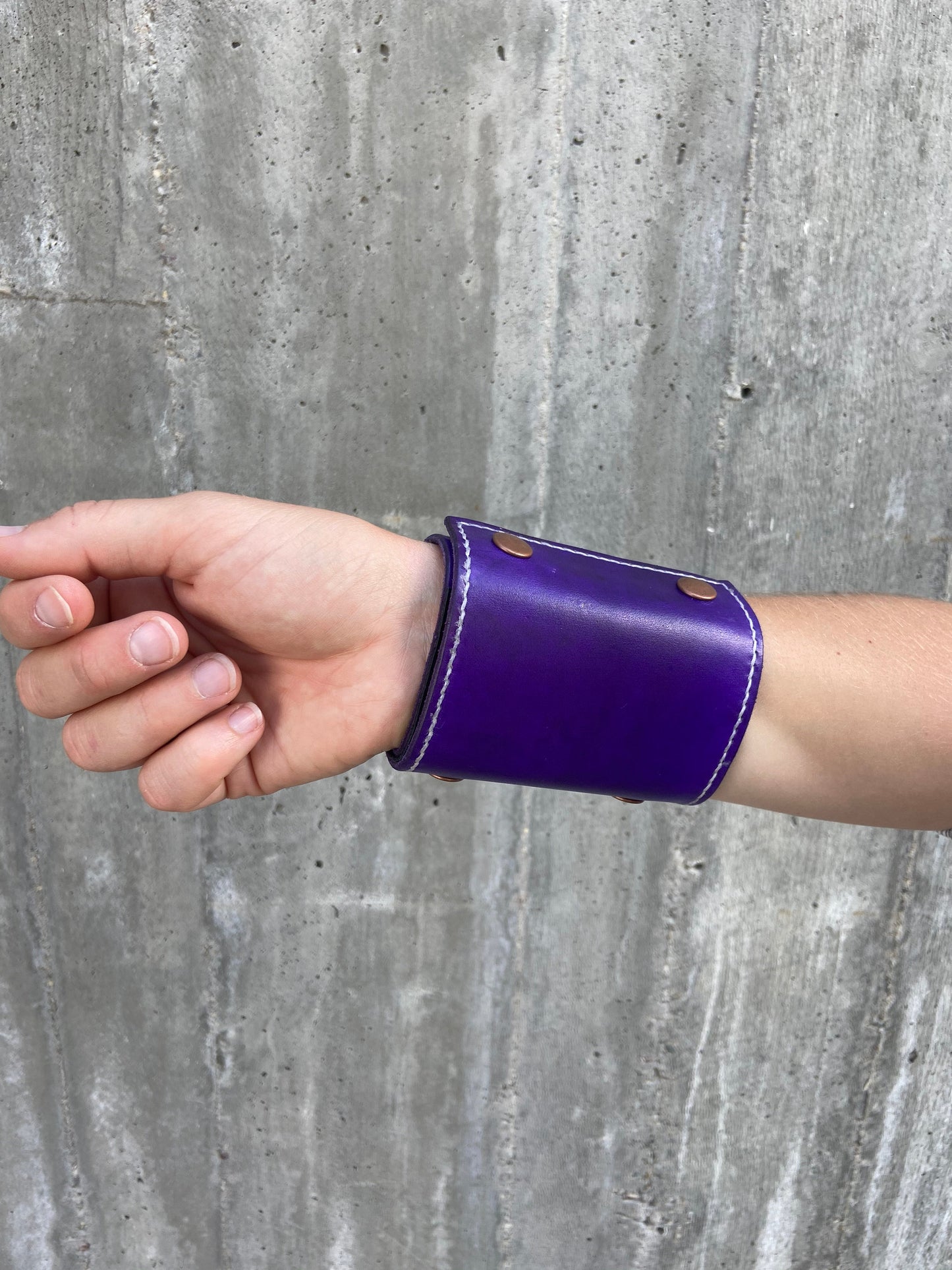 Lined | In Purple | The Wearable Wallet