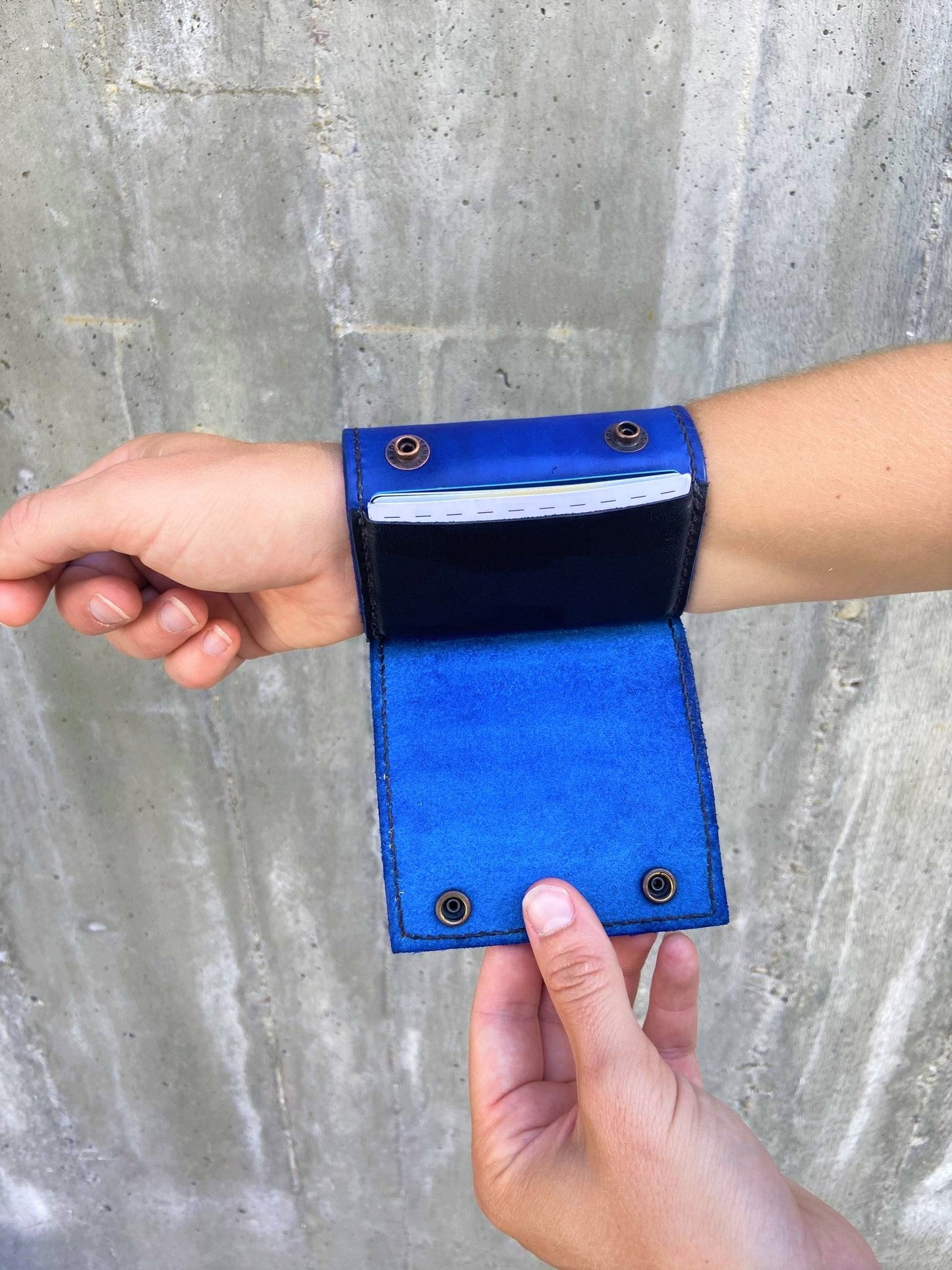 Lined | In Blue | The Wearable Wallet