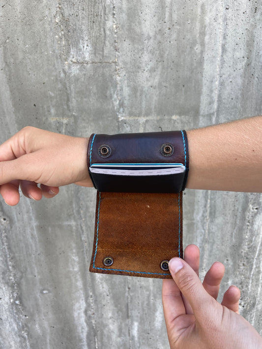 In Dark Brown | Matte Black Snaps | The Wearable Wallet
