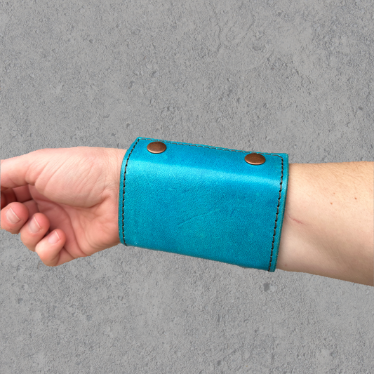 Lined | In Turquoise | The Wearable Wallet
